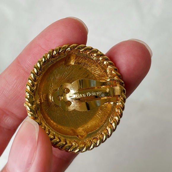 GAY BOYER Red White Gold Enamel Clip On Earrings - Picture 8 of 10